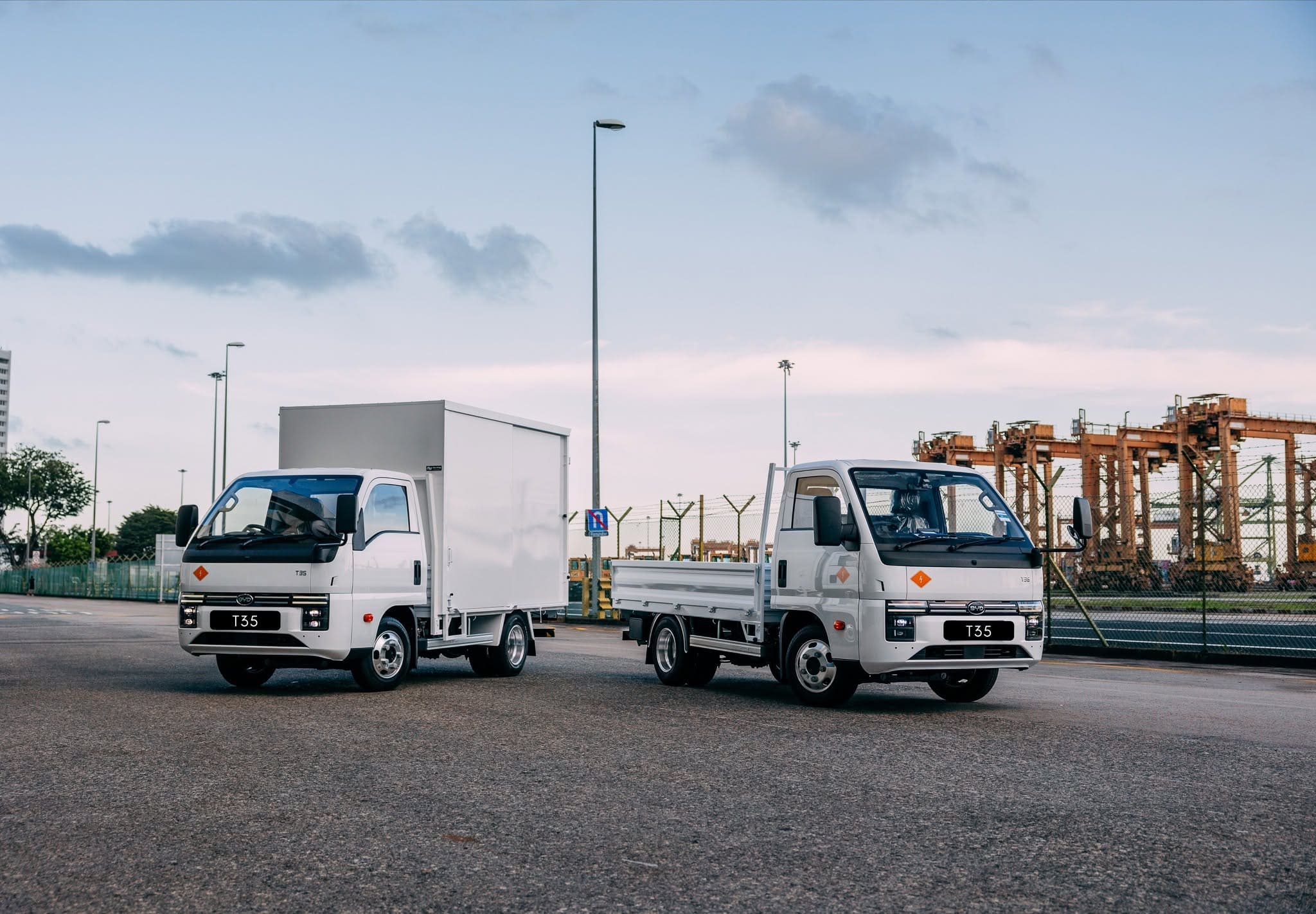 BYD T35 Electric Truck view 10